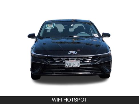 Used 2024 Hyundai Elantra SEL image 4