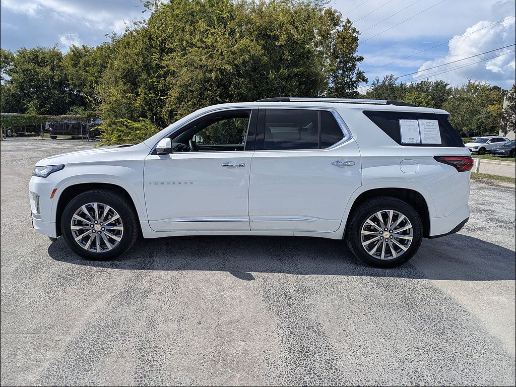 Used 2023 Chevrolet Traverse Premier FWD image 4