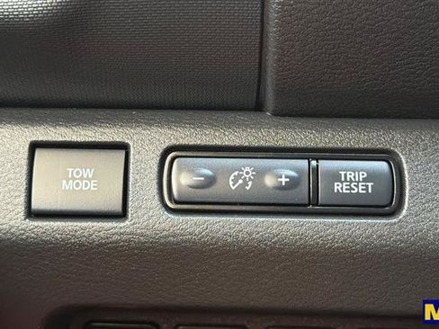 Used 2024 Nissan Frontier PRO-4X w/ Pro Premium Package AWD/4WD image 32