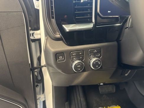 New 2026 GMC Sierra 1500 SLE w/ X31 Off-Road Package AWD/4WD image 17