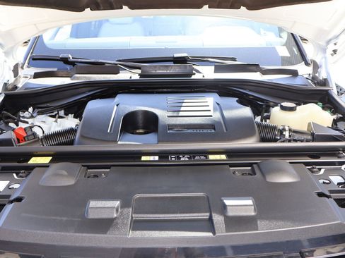 Certified 2025 Land Rover Range Rover Sport AWD/4WD image 32