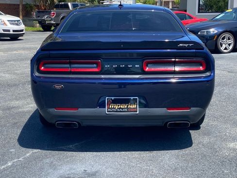 Used 2015 Dodge Challenger SRT RWD image 10