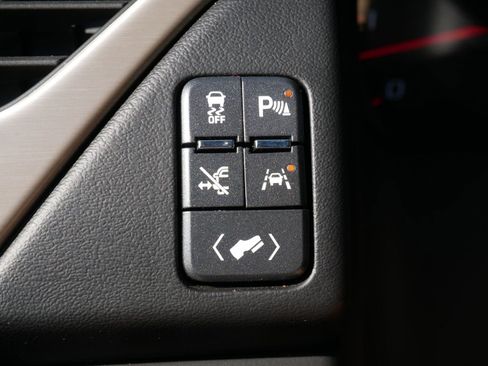 Used 2016 GMC Yukon Denali w/ Open Road Package AWD/4WD image 29