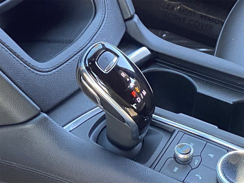 Certified 2025 Cadillac XT6 Premium Luxury image 31