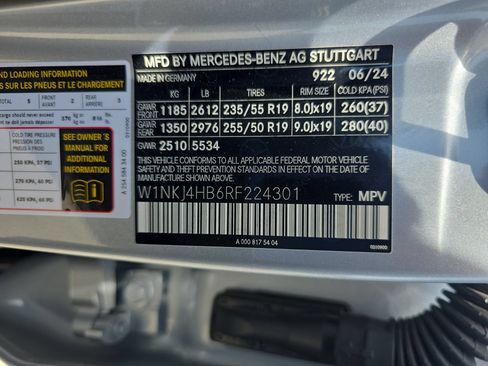 Used 2024 Mercedes-Benz GLC 300 4MATIC image 34