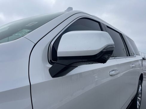 Used 2021 Cadillac Escalade ESV Premium Luxury Platinum image 11