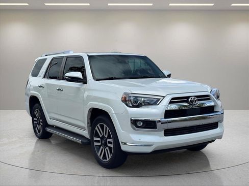 Used 2022 Toyota 4Runner Limited AWD/4WD image 7