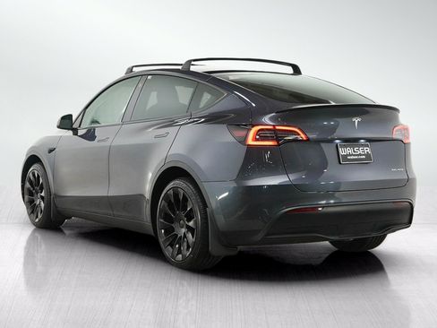 Used 2023 Tesla Model Y Long Range AWD/4WD image 3