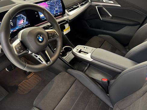 New 2026 BMW X2 xDrive28i w/ Technology Package AWD/4WD image 4