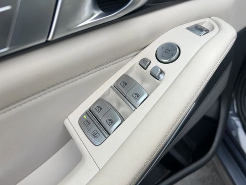 Used 2020 BMW X7 M50i image 15