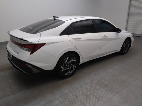 Used 2025 Hyundai Elantra Sport image 10