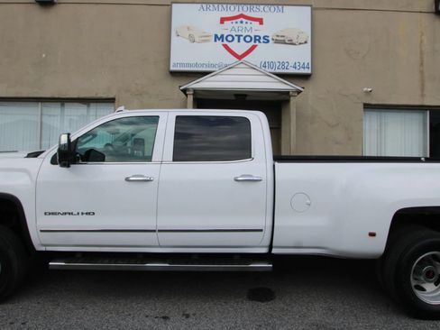 Used 2015 GMC Sierra 3500 Denali w/ Duramax Plus Package AWD/4WD image 5