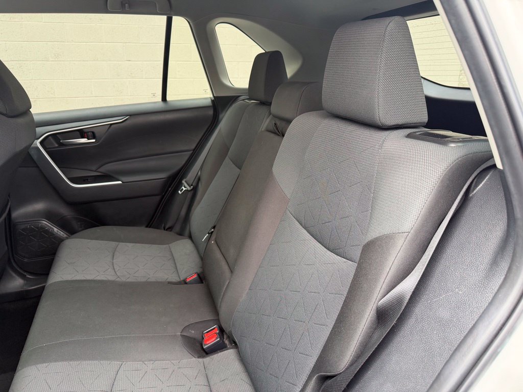 Used 2025 Toyota RAV4 XLE AWD/4WD image 26