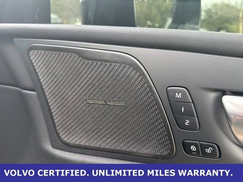 Certified 2024 Volvo XC60 B5 Ultimate image 12