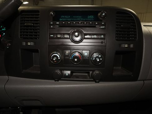 Used 2010 GMC Sierra 1500 W/T RWD image 10