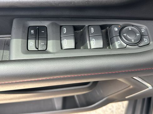 Used 2022 Chevrolet Tahoe RST w/ Sport Performance Package image 29