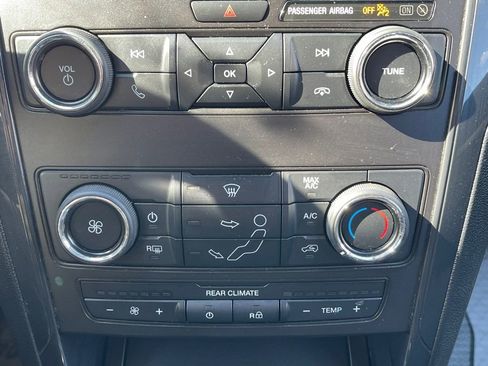 Used 2018 Ford Explorer XLT w/ Class II Trailer Tow Package image 11