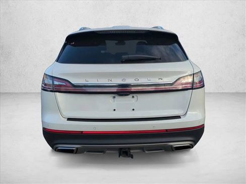 Used 2022 Lincoln Nautilus Reserve w/ Equipment Group 202A image 6