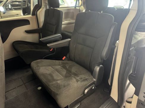 Used 2015 Dodge Grand Caravan SE FWD image 33