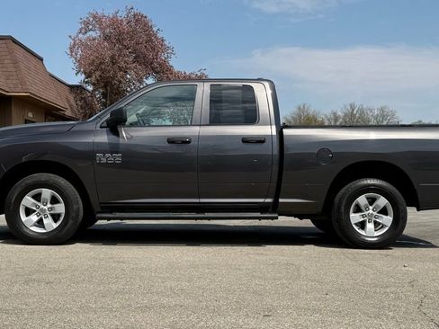 Used 2017 RAM 1500 Express AWD/4WD image 2