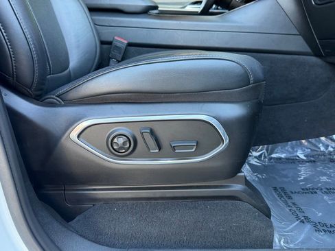 Used 2024 Jeep Wagoneer Series II w/ Flexible Seating Group image 36