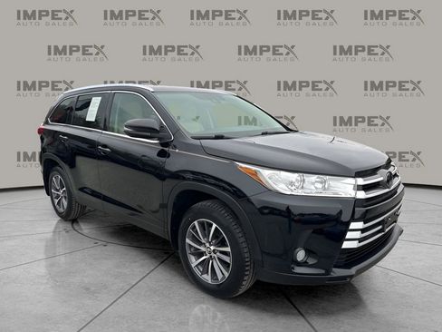 Used 2019 Toyota Highlander XLE image 7