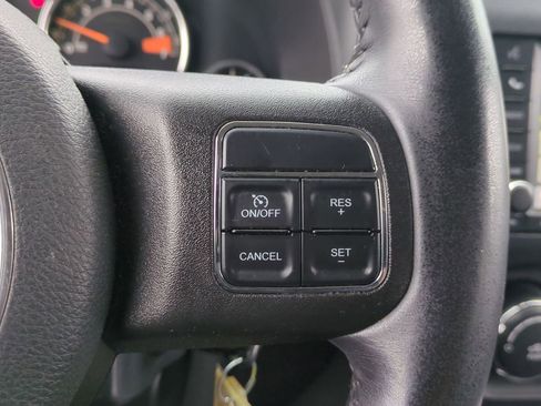 Used 2014 Jeep Compass Latitude image 24