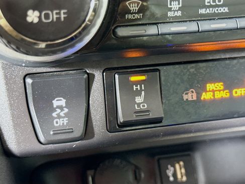 Used 2025 Toyota RAV4 XLE Premium w/ Weather Package AWD/4WD image 21