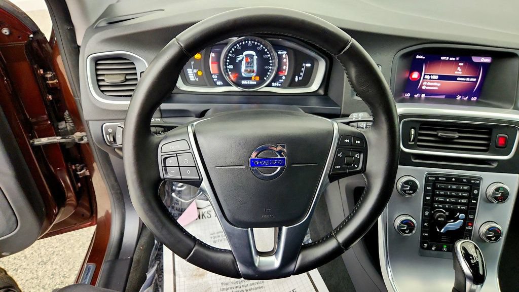 Used 2018 Volvo V60 T5 Cross Country w/ Convenience Package AWD/4WD image 13