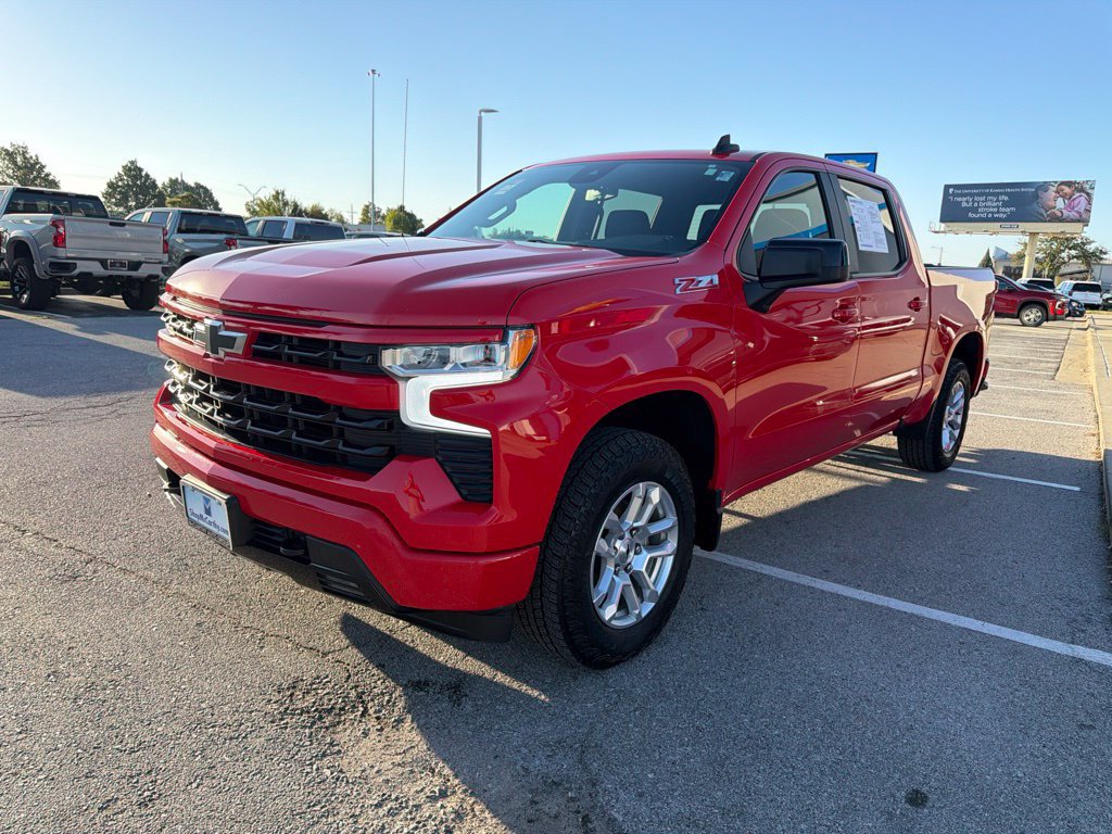 Used 2022 Chevrolet Silverado 1500 RST AWD/4WD image 6
