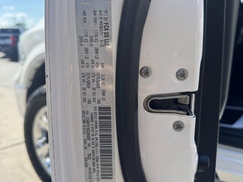 Used 2016 RAM 1500 Laramie AWD/4WD image 41