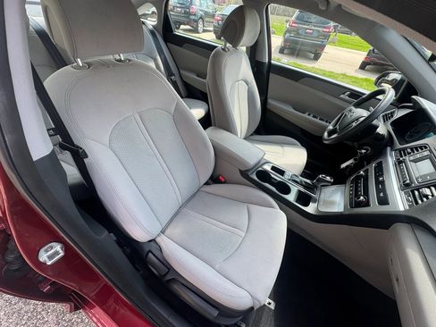Used 2015 Hyundai Sonata SE FWD image 13
