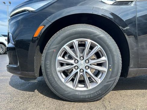 Used 2022 Buick Enclave Premium image 18