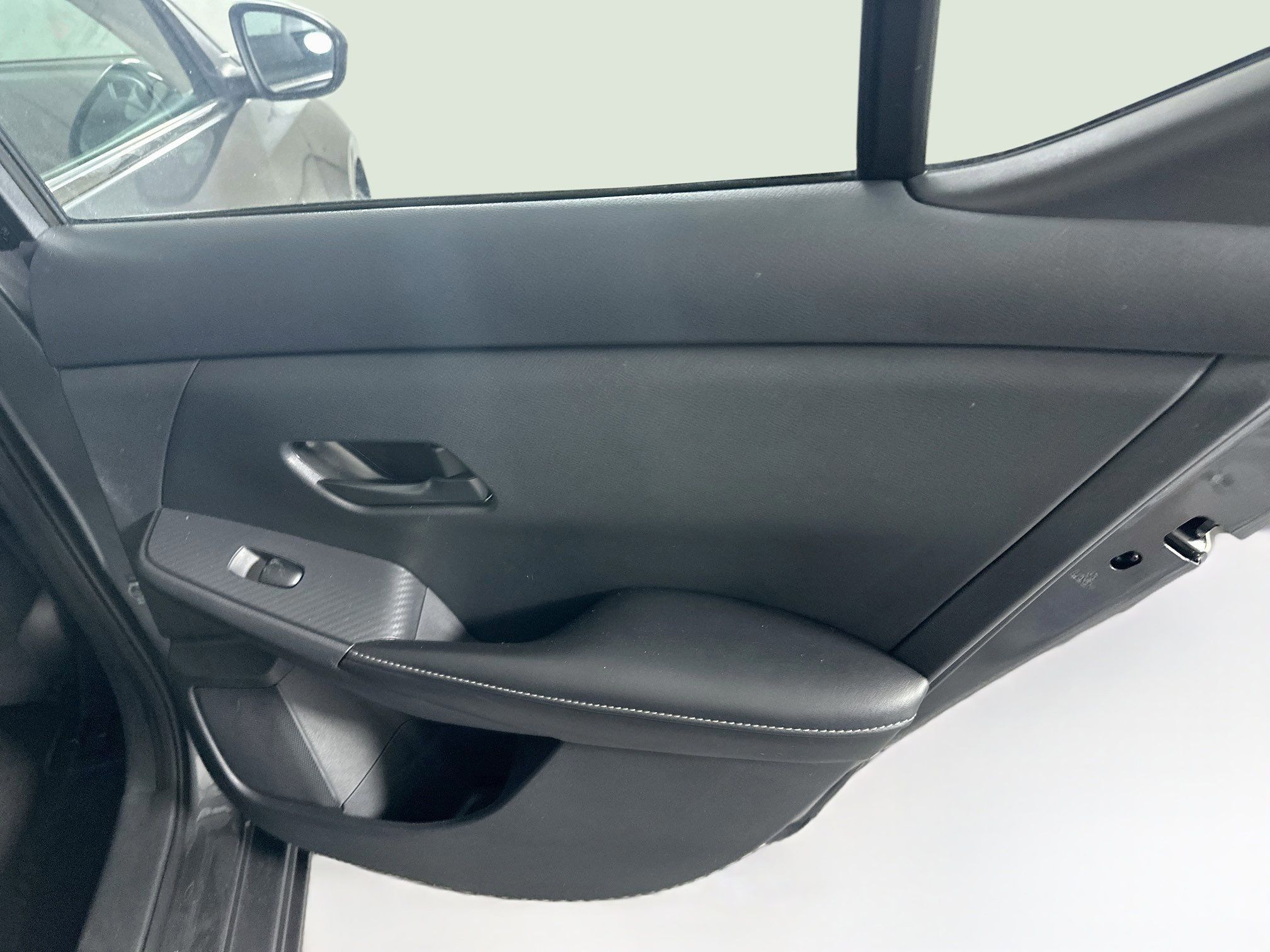Used 2025 Nissan Sentra S FWD image 28