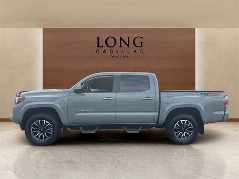 Used 2022 Toyota Tacoma TRD Off-Road image 8