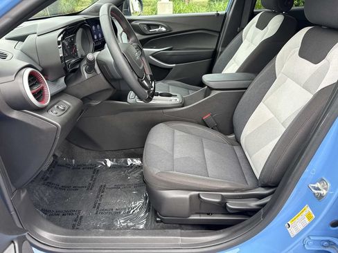 Used 2024 Chevrolet Trax RS w/ Driver Confidence Package FWD image 23