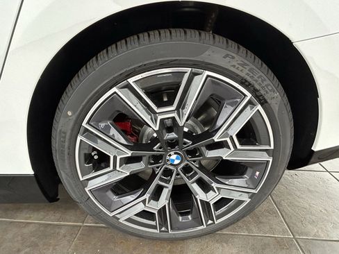 Used 2025 BMW i5 M60 w/ Premium Package image 36