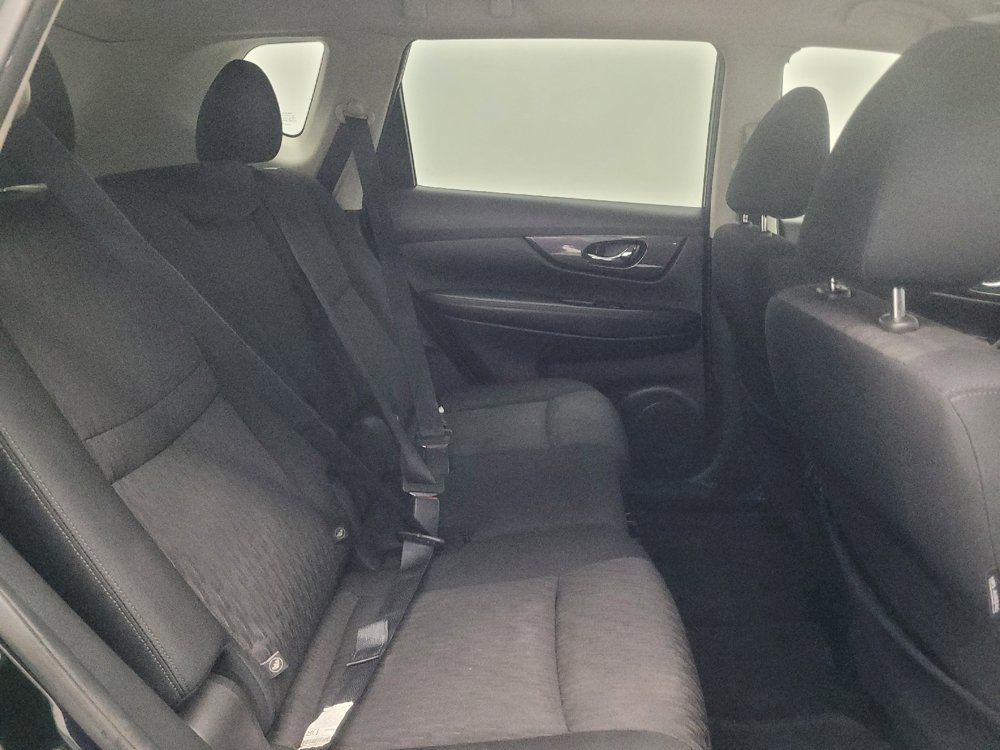 Used 2019 Nissan Rogue SV FWD image 19