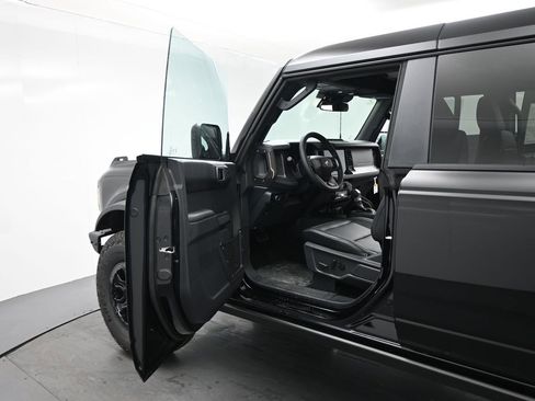 New 2026 Ford Bronco Badlands image 8