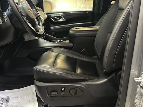 Used 2023 Chevrolet Suburban LT image 16