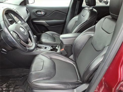 Certified 2019 Jeep Cherokee Latitude Plus w/ Cold Weather Group image 12