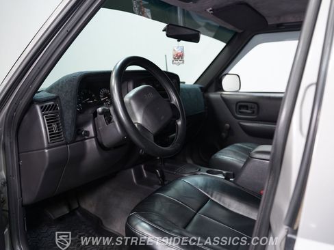 Used 2000 Jeep Cherokee SE image 4