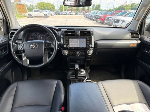 Used 2023 Toyota 4Runner 40th Anniversary SE AWD/4WD image 18
