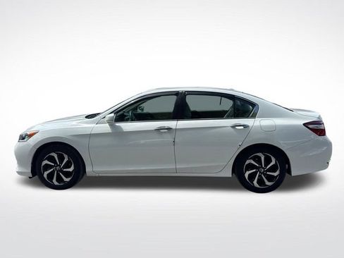 Used 2016 Honda Accord EX image 2