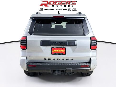 Used 2025 Toyota 4Runner TRD Off-Road Premium AWD/4WD image 12