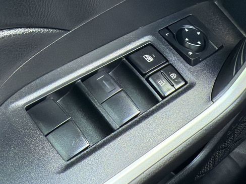 Used 2021 Toyota RAV4 LE FWD image 13