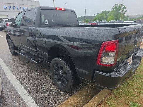 Used 2021 RAM 2500 Big Horn w/ Night Edition AWD/4WD image 9