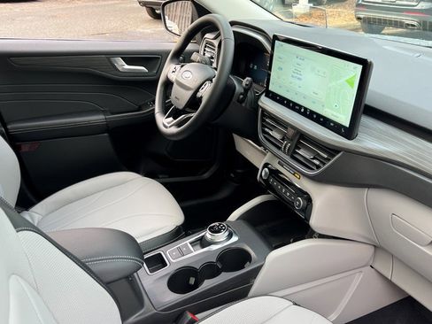 New 2026 Ford Escape Platinum w/ Premium Technology Package image 8