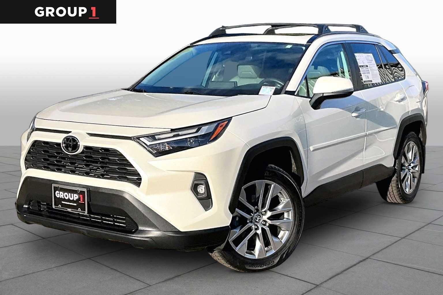 Certified 2022 Toyota RAV4 XLE Premium AWD/4WD image 1