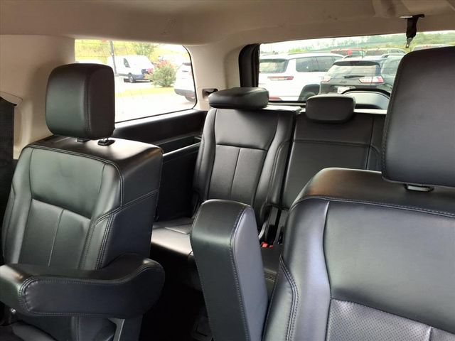 Used 2023 Ford Expedition XLT AWD/4WD image 14